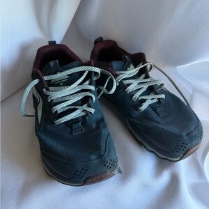 Altra Men's Black and Burgundy Athletic Shoes